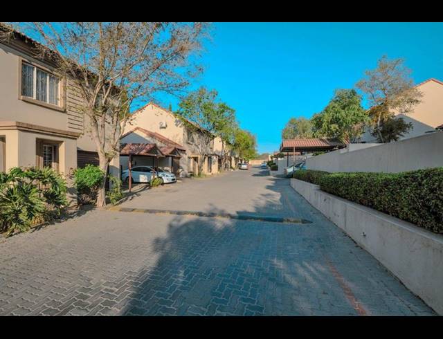 3 BEDROOM TOWNHOUSE FOR SALE IN HALFWAY GARDENS